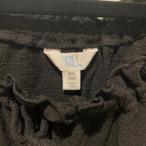 Plus Size Top - Picture 2 of 2